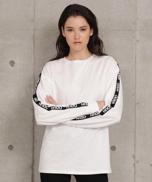 HUGO(ヒューゴ)の「HUGOリバースロゴテープ ロングTシャツ(Tシャツ/カットソー・レディース・ホワイト・S/M/XS/L)」の1枚目の写真