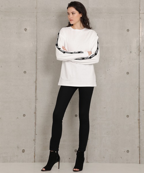 HUGO(ヒューゴ)の「HUGOリバースロゴテープ ロングTシャツ(Tシャツ/カットソー・レディース・ホワイト・S/M/XS/L)」の3枚目の写真