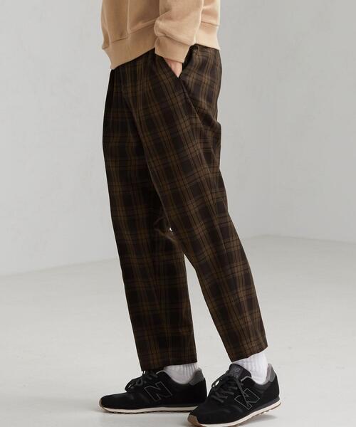 green label relaxing（グリーンレーベルリラクシング）の「CM キャバリーツイルチェック 2プリーツ ワイドテーパード 9分丈パンツ（その他パンツ・メンズ・ブラック/ダークブラウン・SMALL/X-LARGE/LARGE/MEDIUM）」の2枚目の写真