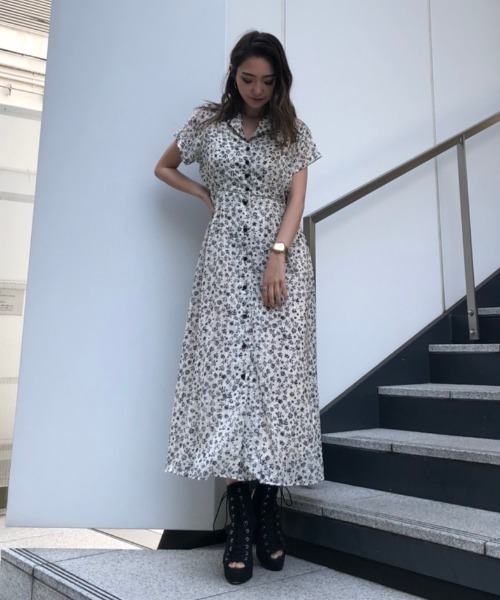 ENVYM（アンビー）の「フラワープリントＯＰ（ワンピース・レディース・ブラック/ベージュ・FREE）」の8枚目の写真