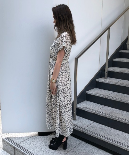 ENVYM（アンビー）の「フラワープリントＯＰ（ワンピース・レディース・ブラック/ベージュ・FREE）」の7枚目の写真