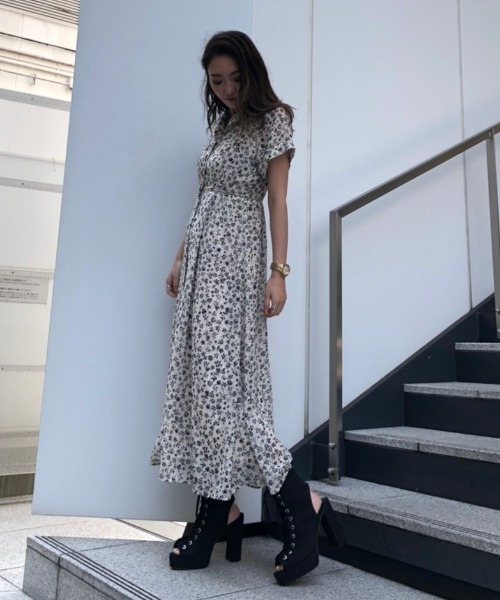 ENVYM（アンビー）の「フラワープリントＯＰ（ワンピース・レディース・ブラック/ベージュ・FREE）」の9枚目の写真