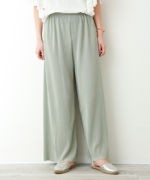 CHARM BERRY TIC(チャームベリーチック)の「クリスタルプリーツスムース ストレートパンツ(その他パンツ・レディース・ミント/ベージュ/モカ/ラベンダー/ブラック・M/L)」の4枚目の写真