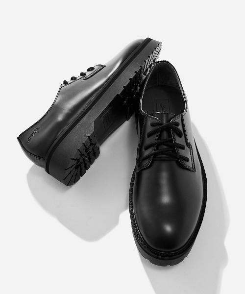 Saturdays NYC(サタデーズ ニューヨークシティ )の「Ali Shoe(ドレスシューズ・メンズ・ホワイト/ブラック・25.0cm/26.0cm/27.0cm/28.0cm/29.0cm)」の3枚目の写真