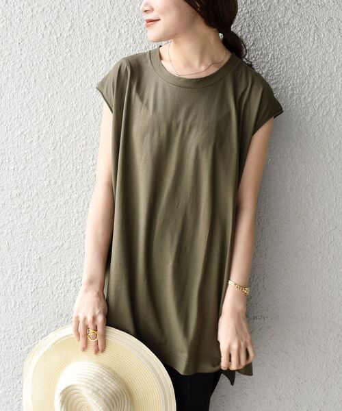 SHIPS（シップス）の「【WEB限定】クールタッチノースリーブビッグTEE◇（Tシャツ/カットソー・レディース・チャコールグレー/オフホワイト/イエロー/グリーン/ブラウン系その他/ホワイト/オリーブ・ONE SIZE）」の5枚目の写真