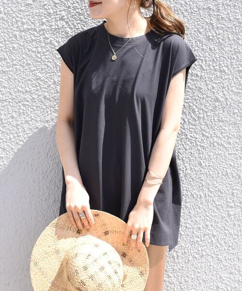 SHIPS（シップス）の「【WEB限定】クールタッチノースリーブビッグTEE◇（Tシャツ/カットソー・レディース・チャコールグレー/オフホワイト/イエロー/グリーン/ブラウン系その他/ホワイト/オリーブ・ONE SIZE）」の3枚目の写真