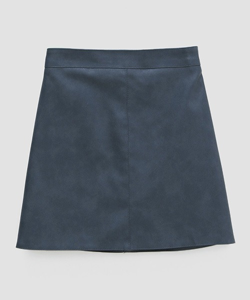 chuu（チュー）の「CHUU フェイクレザーミニスカート（スカート・レディース・ブラック/ベージュ/ネイビー/ブラウン/レッド/カーキ・S/M/L）」の18枚目の写真