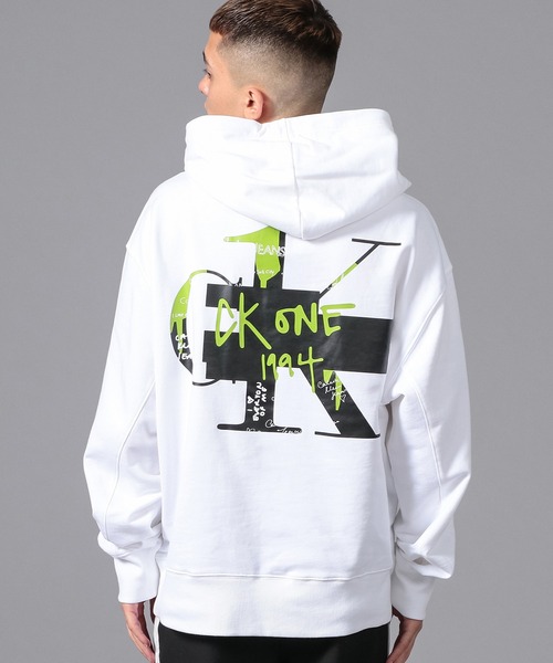 ★カルバンクライン　パーカー　14y★ Calvin Klein (カルバンクライン) ロゴプリント プルオーバー