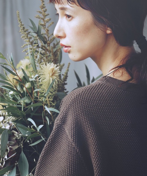 studio CLIP(スタディオクリップ)の「【新色入荷】《玄長なおこさんコラボ》9ゲージ洗える鹿の子ニットプルオーバー(ニット/セーター・レディース・ダークブラウン/オフホワイト/ピンク/グリーン/カーキ/モカ/パープル・MEDIUM/LARGE)」の2枚目の写真