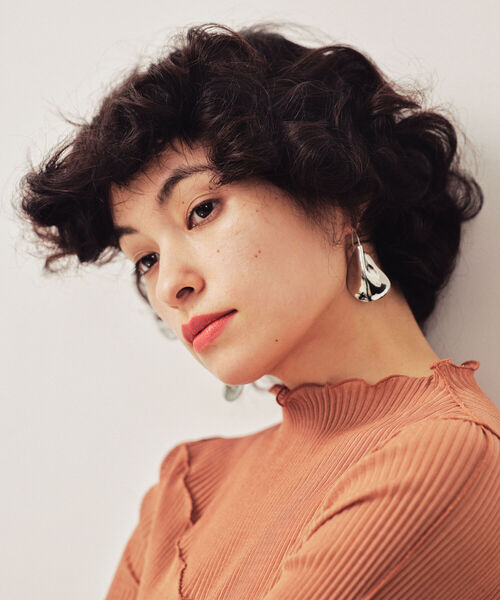 Ray BEAMS(レイビームス)の「RBS / シアー プリーツ キリカエ カットソー(Tシャツ/カットソー・レディース・ホワイト系その他6/ブラウン系その他5/グリーン系その他2・ONE SIZE)」の5枚目の写真