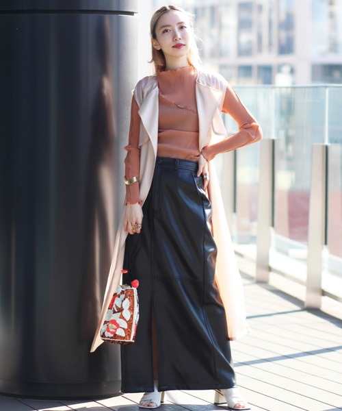 Ray BEAMS(レイビームス)の「RBS / シアー プリーツ キリカエ カットソー(Tシャツ/カットソー・レディース・ホワイト系その他6/ブラウン系その他5/グリーン系その他2・ONE SIZE)」の18枚目の写真