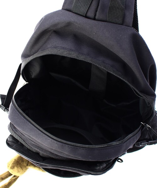 Ober Tashe（オーバータッシェ）の「【多収納/通学/リュック】チャーム付き万能デイパック（バックパック/リュック・レディース・ブラック/その他・FREE）」の7枚目の写真