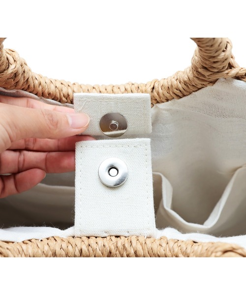 reca（レカ）の「雑材バッグ ハーフムーントート（ハンドバッグ・レディース・ブラック/ベージュ/グレイッシュベージュ・ONE SIZE）」の6枚目の写真