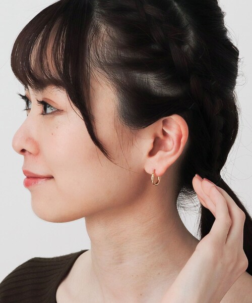COCOSHNIK（ココシュニック）の「K10中空 フープピアス太（ピアス（両耳用）・レディース・ホワイト系その他7・00）」の5枚目の写真