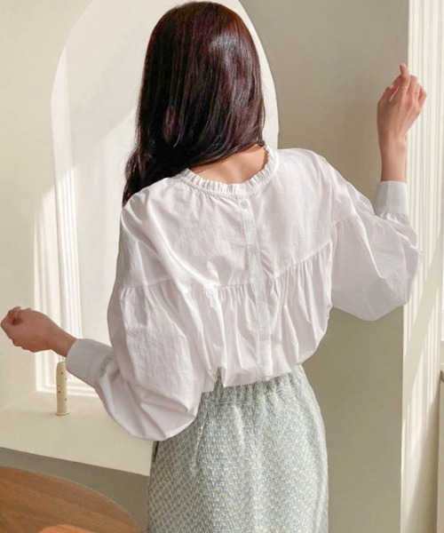 DAY CLOSET(デイ クローゼット)の「レディース リバーシブルで使える2WAYビッグカラーフリルブラウス(シャツ/ブラウス・レディース・ラベンダー/ホワイト・ONE SIZE)」の6枚目の写真