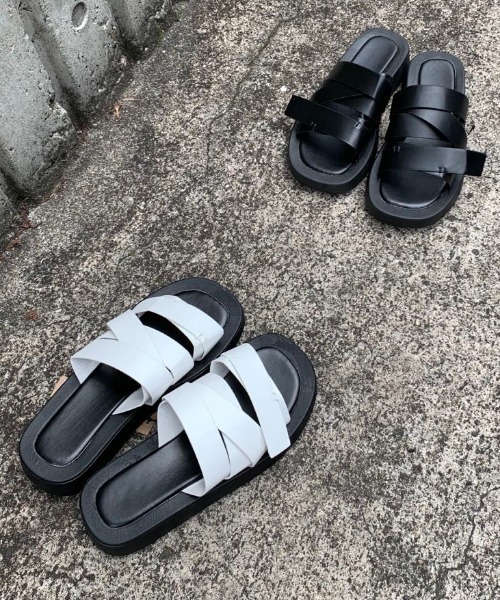 MANGROVE（マングローブ）の「デザインフラットサンダル（サンダル・レディース・ホワイト/ブラック・SMALL/MEDIUM/LARGE）」の5枚目の写真