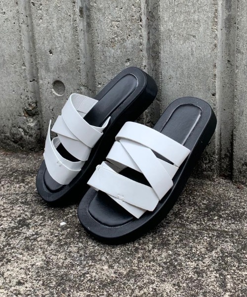 MANGROVE（マングローブ）の「デザインフラットサンダル（サンダル・レディース・ホワイト/ブラック・SMALL/MEDIUM/LARGE）」の10枚目の写真