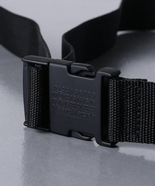 Maison Margiela（メゾンマルジェラ）の「＜MAISON MARGIELA（メゾン マルジェラ）＞ バナナ ポーチ■■■（ボディバッグ/ウエストポーチ・メンズ・ブラック・FREE）」の7枚目の写真