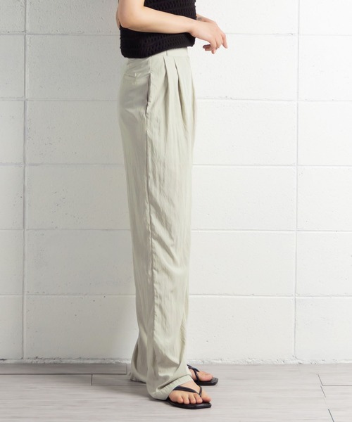 me+em select（ミームセレクト）の「ワッシャータックワイドスラックス（スラックス・レディース・ベージュ/ブラック/カーキ/チャコールグレー・SMALL/MEDIUM）」の15枚目の写真