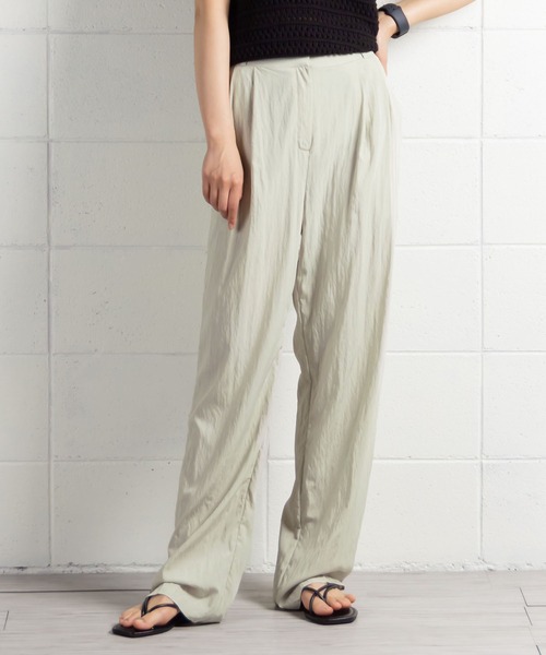 me+em select（ミームセレクト）の「ワッシャータックワイドスラックス（スラックス・レディース・ベージュ/ブラック/カーキ/チャコールグレー・SMALL/MEDIUM）」の14枚目の写真