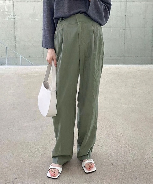 me+em select（ミームセレクト）の「ワッシャータックワイドスラックス（スラックス・レディース・ベージュ/ブラック/カーキ/チャコールグレー・SMALL/MEDIUM）」の8枚目の写真