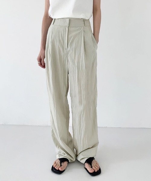 me+em select（ミームセレクト）の「ワッシャータックワイドスラックス（スラックス・レディース・ベージュ/ブラック/カーキ/チャコールグレー・SMALL/MEDIUM）」の5枚目の写真