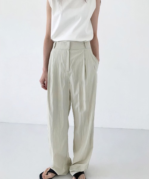 me+em select（ミームセレクト）の「ワッシャータックワイドスラックス（スラックス・レディース・ベージュ/ブラック/カーキ/チャコールグレー・SMALL/MEDIUM）」の6枚目の写真