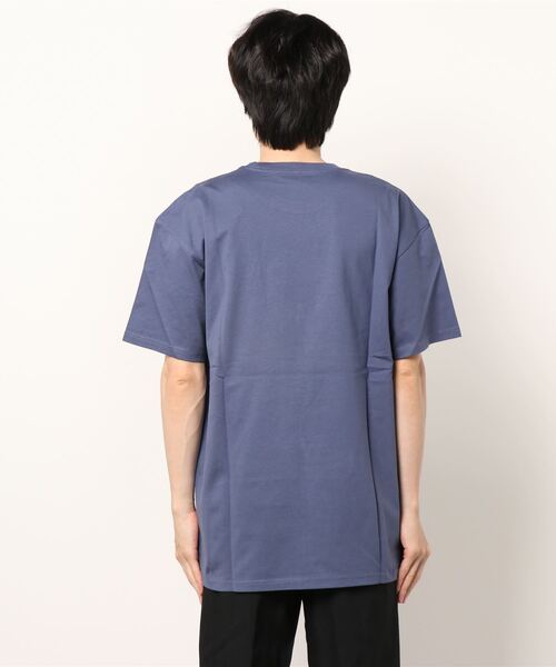 Carhartt WIP(カーハートダブリューアイピー)の「S/S CHASE T-SHIRT(Tシャツ/カットソー・メンズ・ブラック/ヘザーグレー/ホワイト/ダークグリーン/オレンジ/ダークブルー・X-SMALL/MEDIUM/LARGE/X-LARGE/SMALL/XX-LARGE)」の8枚目の写真