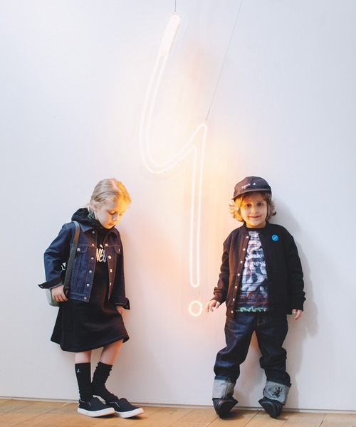 agnes b.（アニエスベー）の「GL11 E POCHETTE ロゴポシェット（ショルダーバッグ・キッズ・グレー・UNI）」の6枚目の写真