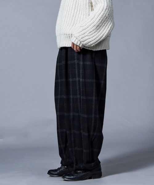 folka（フォルカ）の「【folka（フォルカ）】チェックサーカスパンツ（その他パンツ・レディース・ネイビー/グレー/ブラウン・M/L）」の21枚目の写真