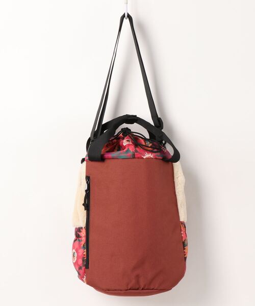 チチカカ（チチカカ）の「ファー巾着ショルダーバッグ（ショルダーバッグ・レディース・ブラック/ブラウン/ブルー・FREE）」の6枚目の写真