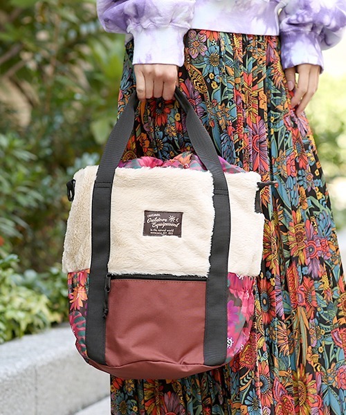 チチカカ（チチカカ）の「ファー巾着ショルダーバッグ（ショルダーバッグ・レディース・ブラック/ブラウン/ブルー・FREE）」の2枚目の写真