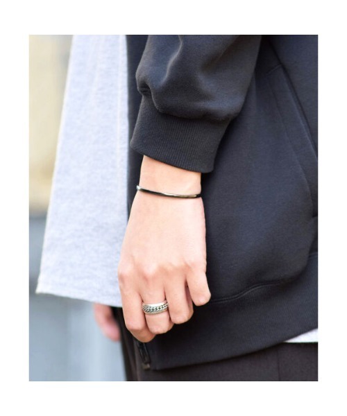 LION HEART（ライオンハート）の「【LION HEART】LH－1 WEB限定 甲丸バングル / ストレートラインバングル / スクエアバングル / ケンワンバングル /サージカルステンレス シルバー メンズギフト/誕生日/クリスマス/プレゼント/ペアアクセ（バングル/リストバンド・メンズ・シルバー/ブラック/シルバー系その他/シルバー系その他3/シルバー系4/シルバー系その他5/シルバー系その他6・FREE）」の20枚目の写真