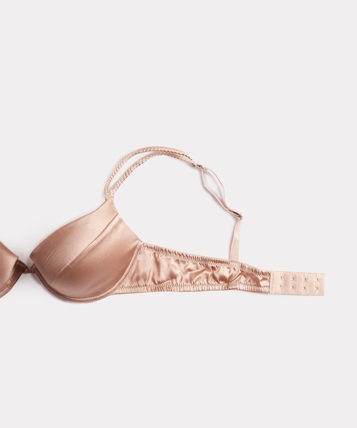 新品未使用】【限定値引中】Intimissimi シルクサテンブラジャー