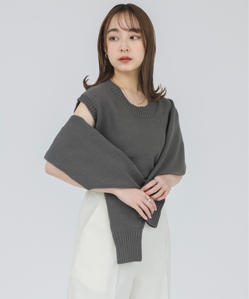 NEUNA(ヌナ)の「【ノースリーブでも着用できる】3WAY肌見せデコルテサマーニットベスト/ボレロ(ニット/セーター・レディース・ホワイト/チャコールグレー/ピンク・FREE)」の11枚目の写真