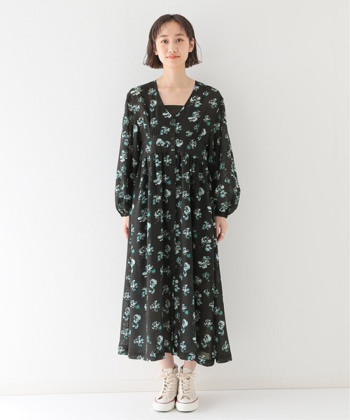 JOURNAL STANDARD relume(ジャーナルスタンダード レリューム)の「フラワーシアサッカーVネックロングワンピース◆(ワンピース・レディース・ブラック/グリーン・FREE)」の8枚目の写真