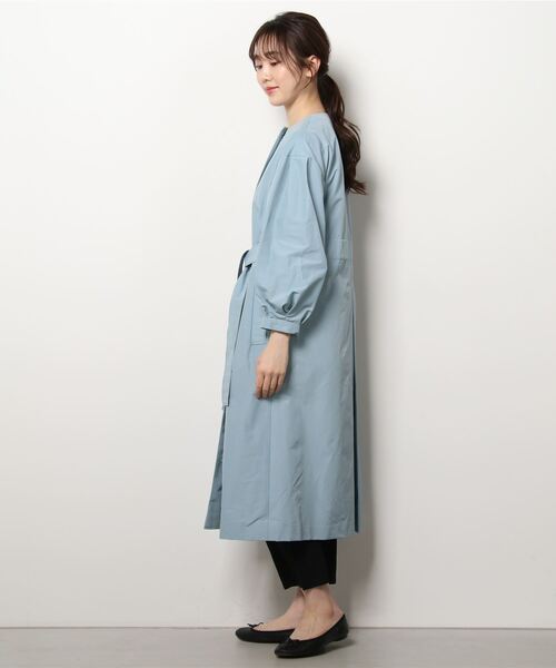 allureville（アルアバイル）の「グログランノーカラータックスリーブコート（トレンチコート・レディース・グレイッシュベージュ/ネイビー/サックスブルー/グリーン・2/1）」の7枚目の写真