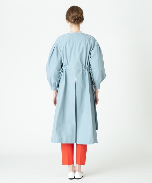 allureville（アルアバイル）の「グログランノーカラータックスリーブコート（トレンチコート・レディース・グレイッシュベージュ/ネイビー/サックスブルー/グリーン・2/1）」の20枚目の写真