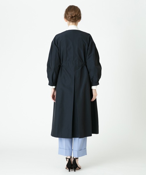allureville（アルアバイル）の「グログランノーカラータックスリーブコート（トレンチコート・レディース・グレイッシュベージュ/ネイビー/サックスブルー/グリーン・2/1）」の15枚目の写真