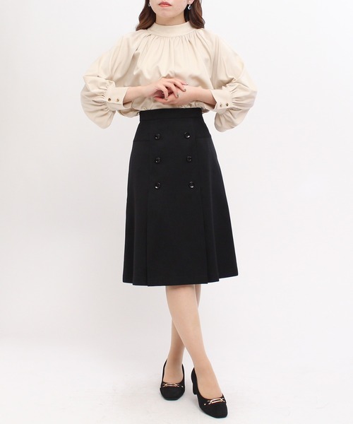 TRUDEA(トルディア)の「フロントボタン フレアスカート(スカート・レディース・グリーン/グレイッシュベージュ/ブラック・LARGE/SMALL/MEDIUM)」の22枚目の写真