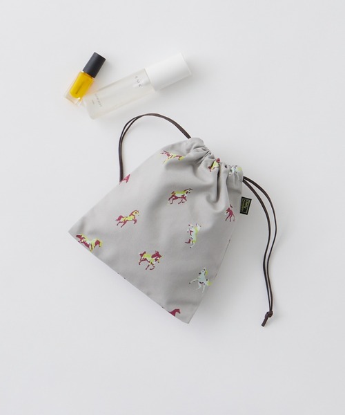 Daily russet(デイリー ラシット)の「WOODLANDER / 巾着ポーチ(S)(ポーチ・レディース・ピンク/ネイビー/ベージュ/グリーン/グレー・FREE)」の18枚目の写真