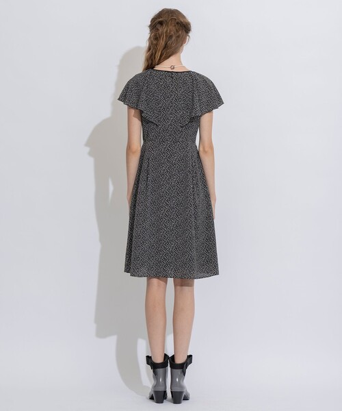 TOCCA（トッカ）の「【洗える！】SWALLOW TAIL ドレス（ワンピース・レディース・ブラック系5/ベージュ系5・2/0/4/6）」の3枚目の写真