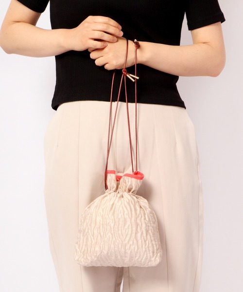 FUNALIVE(ファンアライブ)の「dignity closet くしゅくしゅチュールバッグ/Kusyu Tulle Bag(ショルダーバッグ・レディース・ブラック/グレー/アイボリー・FREE)」の6枚目の写真