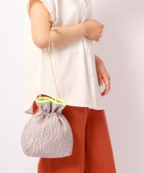 FUNALIVE(ファンアライブ)の「dignity closet くしゅくしゅチュールバッグ/Kusyu Tulle Bag(ショルダーバッグ・レディース・ブラック/グレー/アイボリー・FREE)」の22枚目の写真