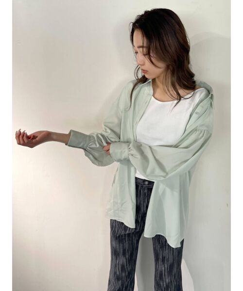 EMODA（エモダ）の「リラックスボリュームシャツ（シャツ/ブラウス・レディース・グレー/ブラック/その他・FREE）」の21枚目の写真