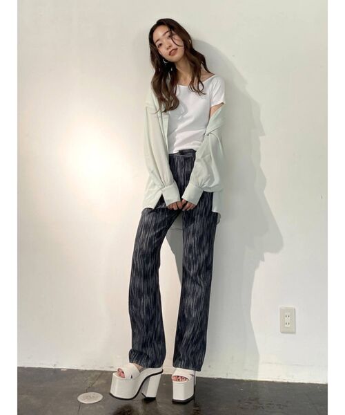 EMODA（エモダ）の「リラックスボリュームシャツ（シャツ/ブラウス・レディース・グレー/ブラック/その他・FREE）」の22枚目の写真