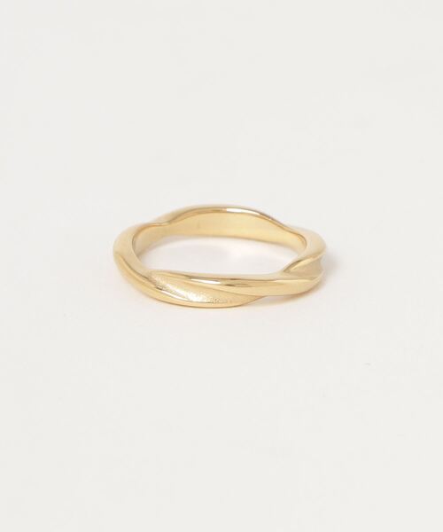 muku(ムク)の「金属アレルギー対応 ツイストウェーブリング/サージカルステンレス/316L(リング・レディース・ゴールド/シルバー・11/13/3/9)」の5枚目の写真