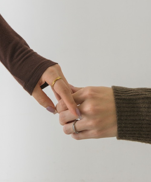 muku(ムク)の「金属アレルギー対応 ツイストウェーブリング/サージカルステンレス/316L(リング・レディース・ゴールド/シルバー・11/13/3/9)」の13枚目の写真