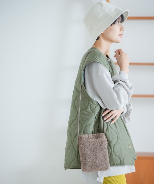 LEPSIM(レプシィム)の「キルティングベスト 346907(その他アウター・レディース・ブラック/カーキ・FREE)」の4枚目の写真