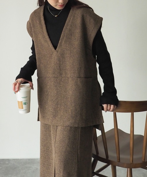 Riberry(リベリー)の「【セットアップ可】起毛ストライプVネックベスト(ベスト・レディース・ブラウン/グレー/チャコールグレー・MEDIUM)」の8枚目の写真